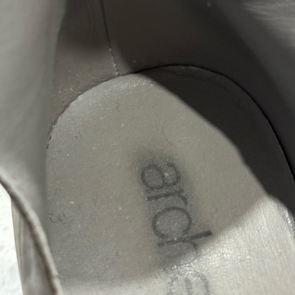 Grey Arche low heals. Arche is a French design. - Picture 7 of 9